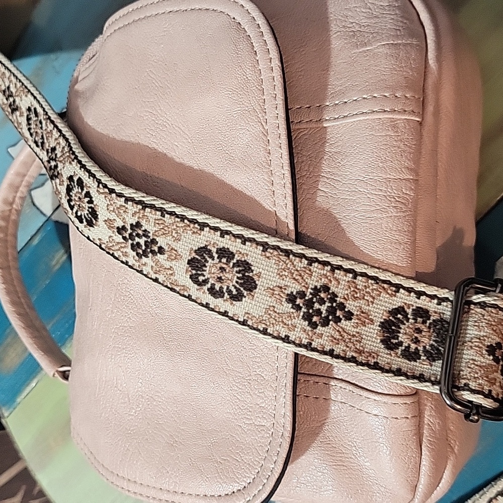 Stylish Beige Crossbody Bag With Guitar Strap - Picture 3 of 5